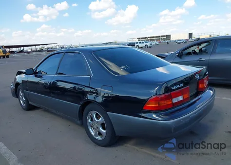 1998 Lexus Es 300 из США, поврежденный, VIN JT8BF28G8W0106501